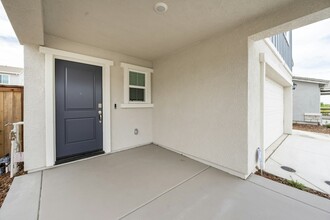 425 Red Spur Ct in Roseville, CA - Building Photo - Building Photo