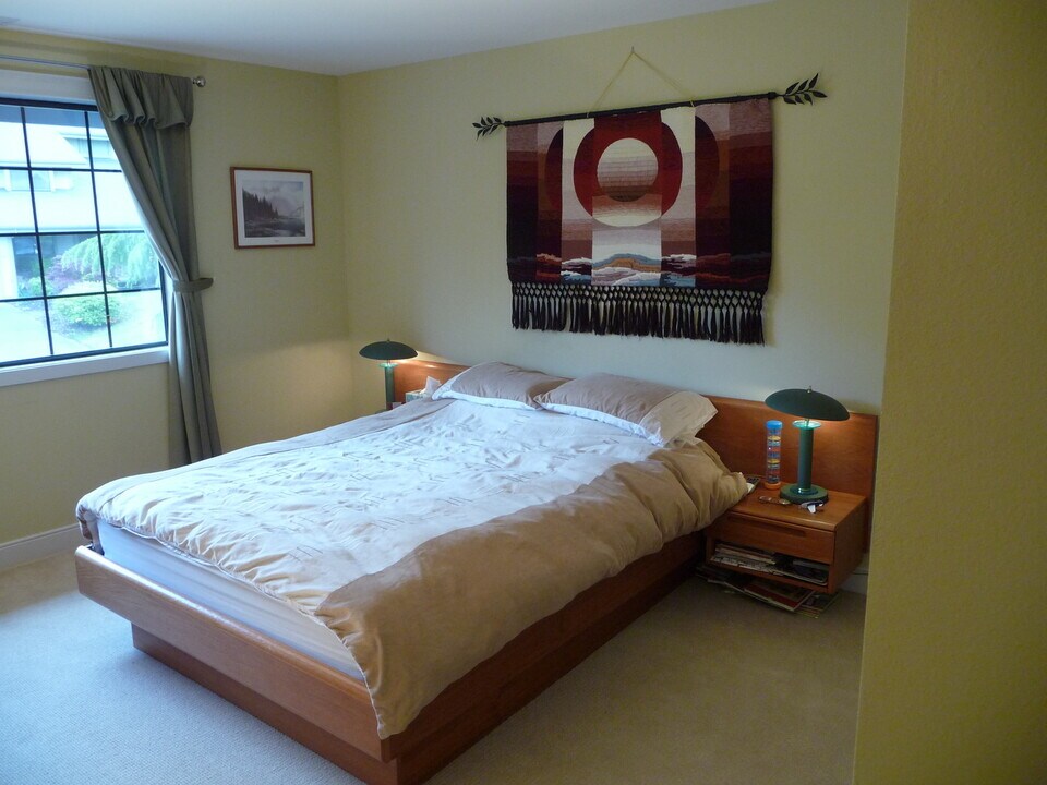 13509 SE 59th St in Bellevue, WA - Building Photo