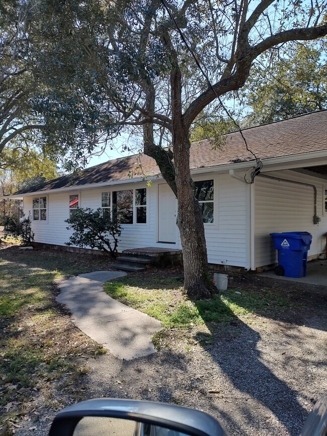 property at 409 Woodland Shores Rd