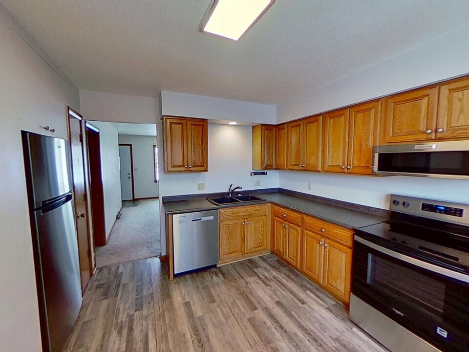 2730 Luther Dr in Ames, IA - Building Photo