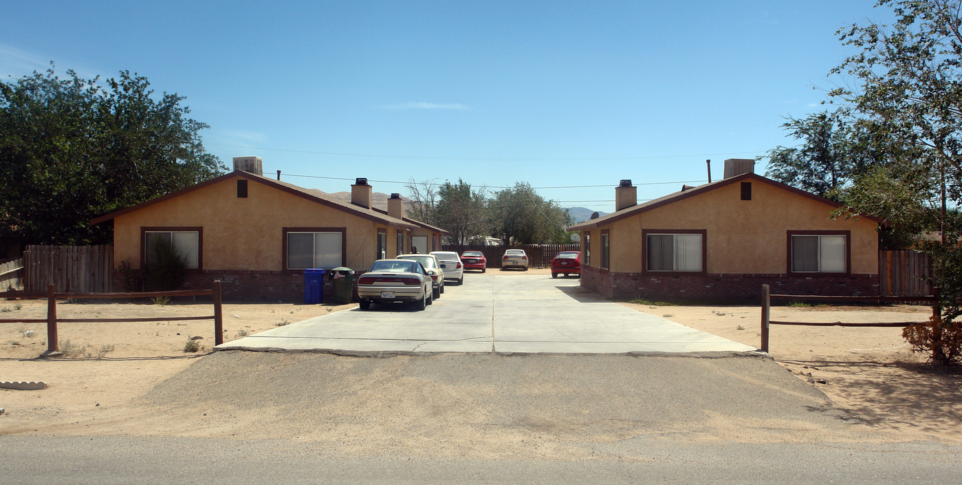 20955 Little Beaver Rd in Apple Valley, CA - Building Photo