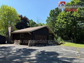 11539 N Parkview Dr in Mequon, WI - Building Photo - Building Photo