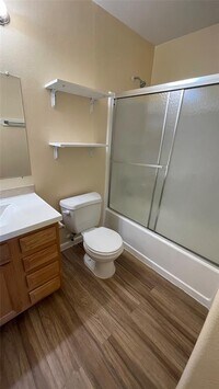 7816 Comal St photo'