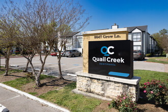 Quail Creek in Houston, TX - Foto de edificio - Building Photo