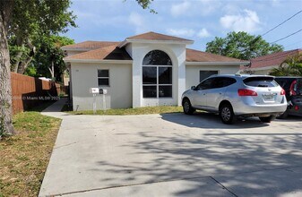 35 SW 7th St in Hallandale Beach, FL - Building Photo - Building Photo