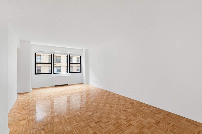 520 E 81st St in New York, NY - Building Photo - Building Photo