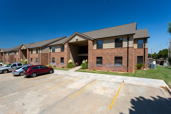 Briarwood Apartments in Woodward, OK - Foto de edificio - Building Photo