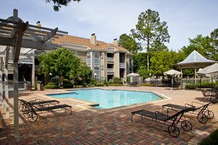 Woodlake Apartments