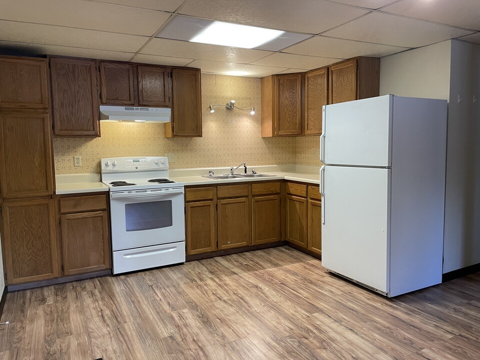 404 Kit Blvd, Unit 1 in North Pole, AK - Building Photo