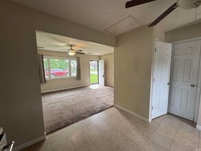5205 Warren Dr in Evansville, IN - Building Photo - Building Photo