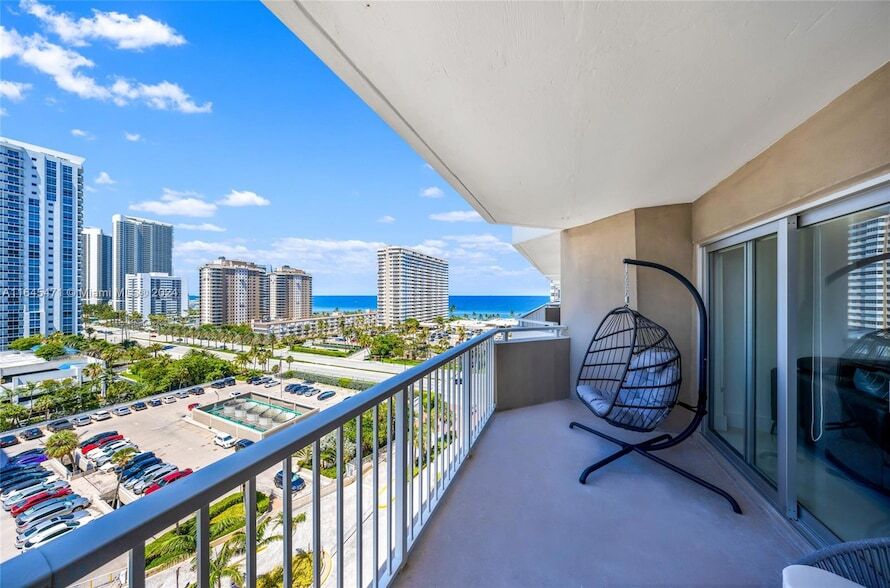 1985 S Ocean Dr, Unit 10B in Hallandale Beach, FL - Building Photo