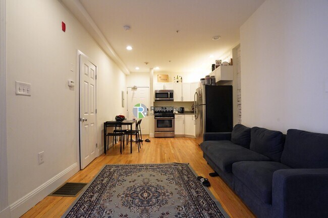 property at 10 Brainerd Rd