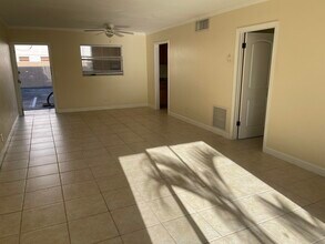 761 Hummingbird Way in North Palm Beach, FL - Building Photo - Building Photo