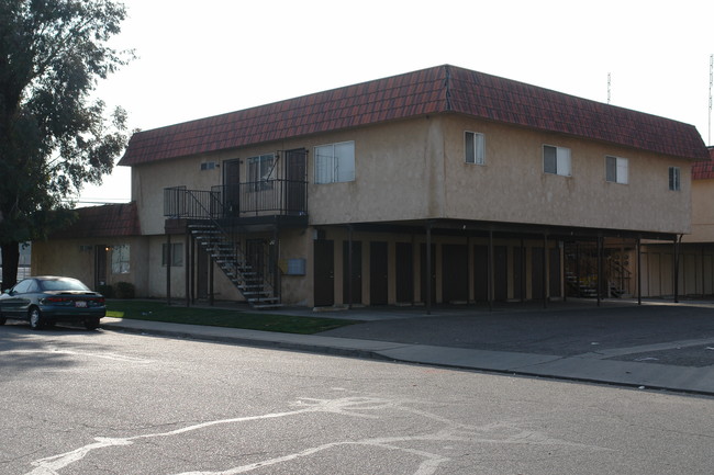 The Murray Apartments in Visalia, CA - Foto de edificio - Building Photo