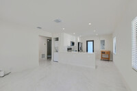 2503 Oceanview Ave in Delray Beach, FL - Foto de edificio - Building Photo