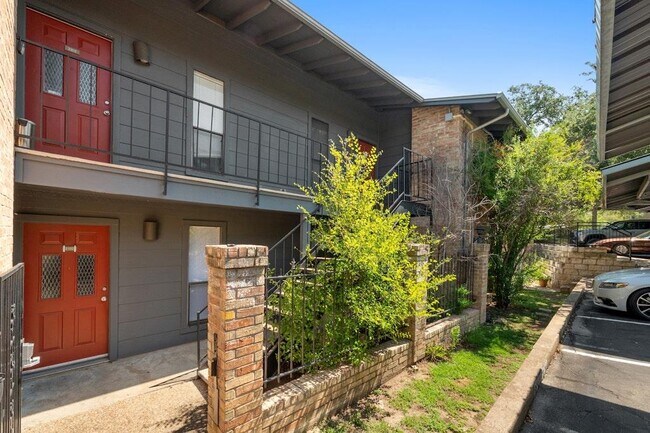 property at 1101 Hollow Creek Dr