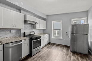 26 Alpine Pl in Boston, MA - Building Photo