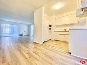 1140 N Clark St in West Hollywood, CA - Building Photo - Building Photo