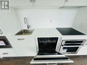 88 Queen St E in Toronto, ON - Building Photo - Building Photo