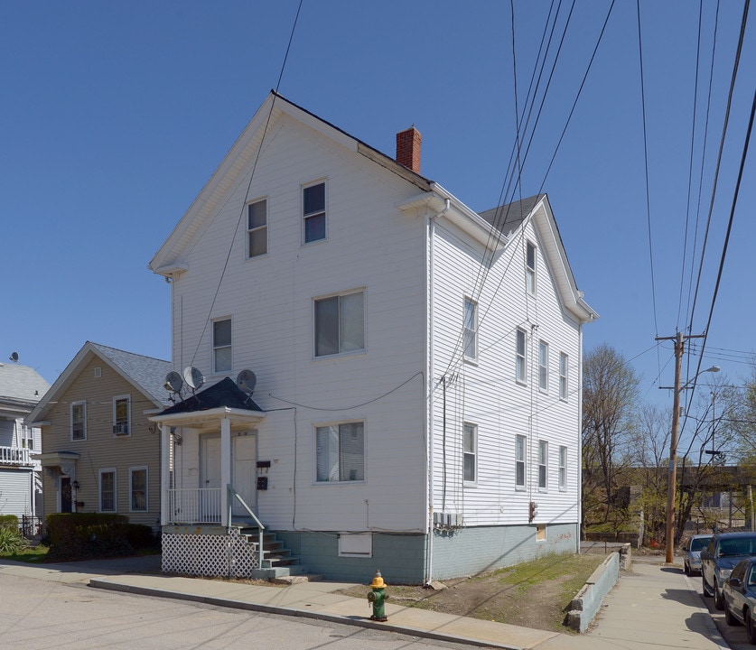 22 Huldah St in Providence, RI - Foto de edificio