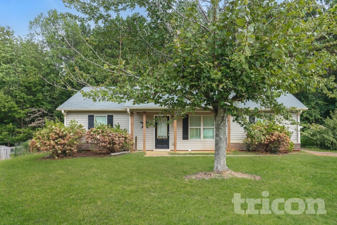 106 White Creek Loop in Rockmart, GA - Building Photo