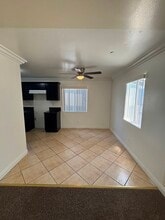 204 W 78th St in Los Angeles, CA - Foto de edificio - Building Photo