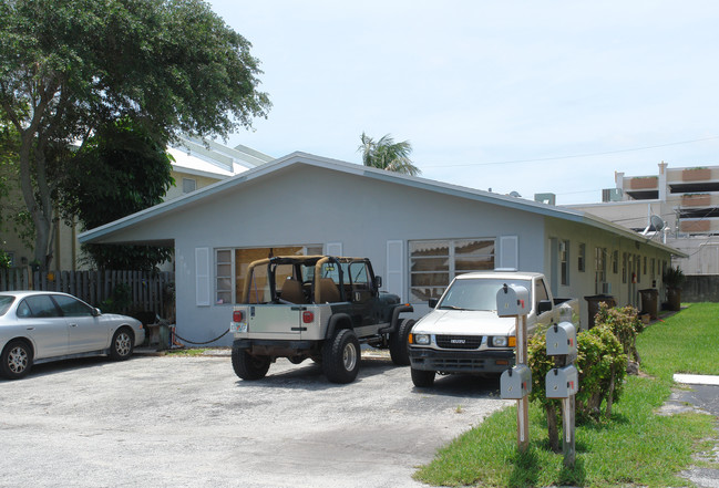 1960 NE 3rd St in Deerfield Beach, FL - Building Photo - Building Photo