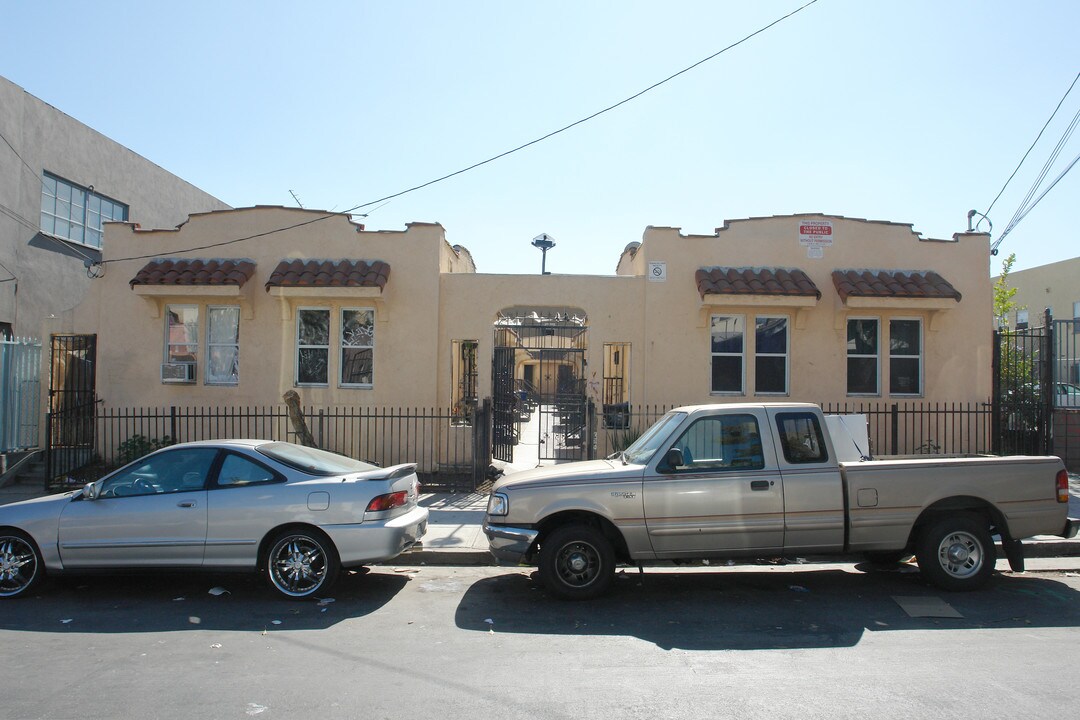 4342-4346 Burns Ave in Los Angeles, CA - Foto de edificio