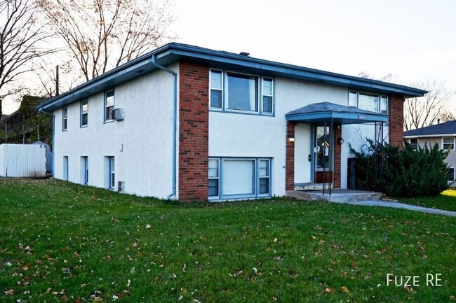 4655 Pierce St NE in Columbia Heights, MN - Building Photo - Building Photo