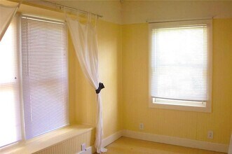 2718 E 22nd St in Austin, TX - Building Photo - Building Photo