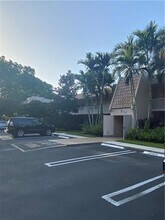 4280 Oaks Terrace in Pompano Beach, FL - Building Photo - Building Photo