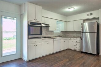 2657 San Medina Ave in Dallas, TX - Building Photo - Building Photo