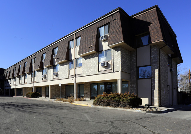 Aspen Meadows Apartments in Aurora, CO - Building Photo - Building Photo