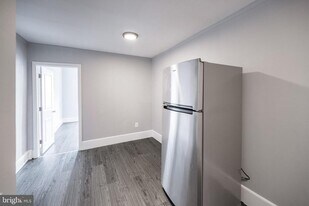 5847 Willows Ave in Philadelphia, PA - Building Photo