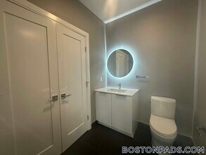 656 Saratoga St in Boston, MA - Foto de edificio - Building Photo