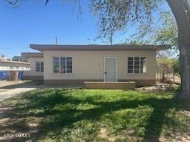 425 W Chestnut Ave in Las Cruces, NM - Building Photo