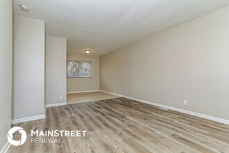 241 Chamberlin Dr in Hamilton, OH - Building Photo - Building Photo