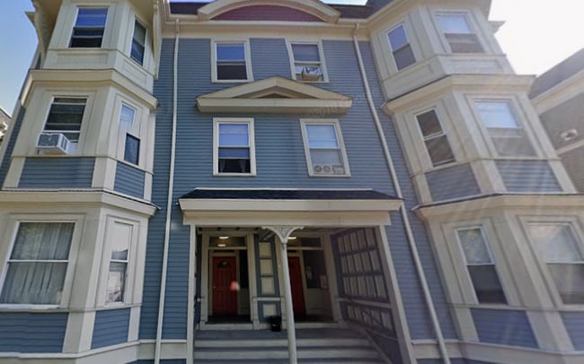 48 Green St, Unit 1 in Boston, MA - Foto de edificio - Building Photo