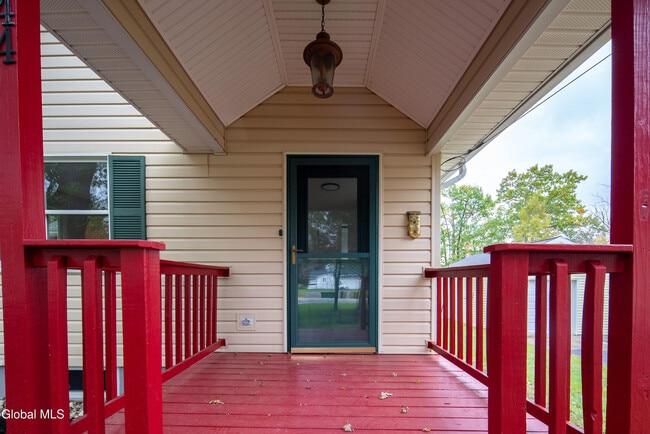 644 Delaware Ave in Delmar, NY - Building Photo - Building Photo