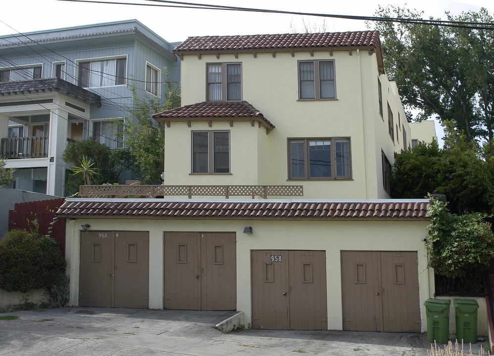 958-968 Bayview Ave in Oakland, CA - Foto de edificio