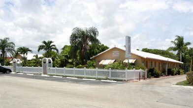 1815-1825 McKinley St in Hollywood, FL - Foto de edificio - Building Photo