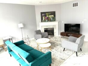 328 W Main St in Carmel, IN - Building Photo - Building Photo