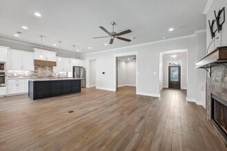 2902 CAPTAIN CT in Bryan, TX - Building Photo - Building Photo
