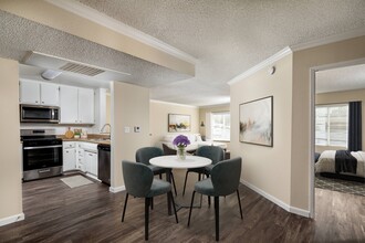 Warner Pointe in Woodland Hills, CA - Building Photo - Building Photo