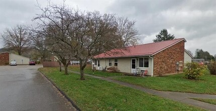 1890 Vista Cir in Aberdeen, OH - Building Photo - Building Photo