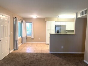 3071 Key Largo Dr in Las Vegas, NV - Building Photo - Building Photo