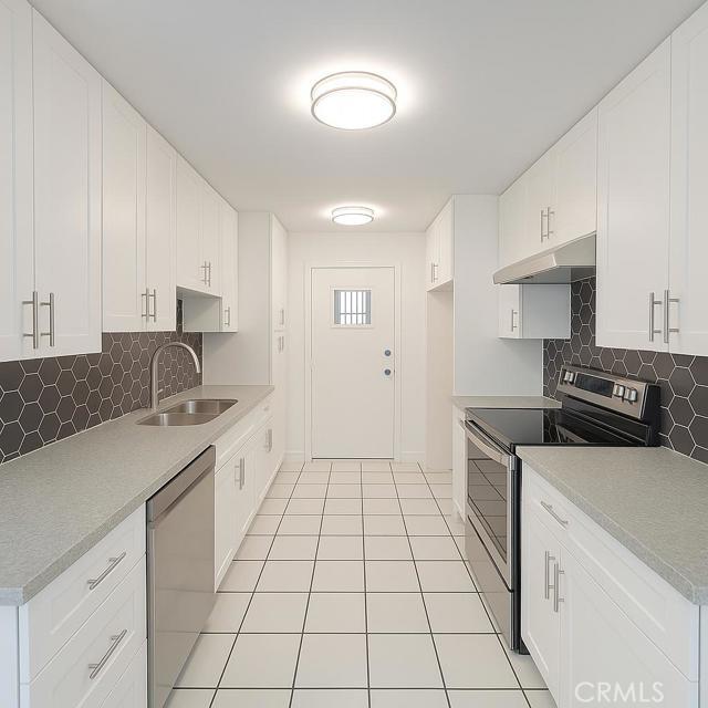 5301 Balboa Blvd in Los Angeles, CA - Building Photo - Building Photo