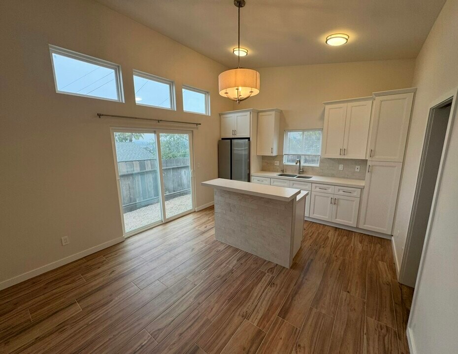 4422 Long Branch Ave in San Diego, CA - Building Photo