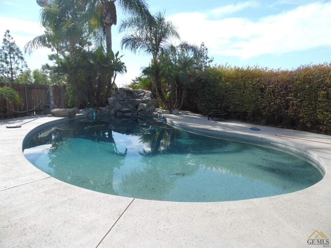 101 Star Ct in Bakersfield, CA - Building Photo - Building Photo