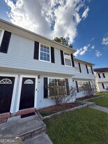 1100 Pineland Ave in Hinesville, GA - Building Photo